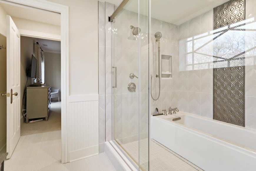 Fourth bedroom bathroom